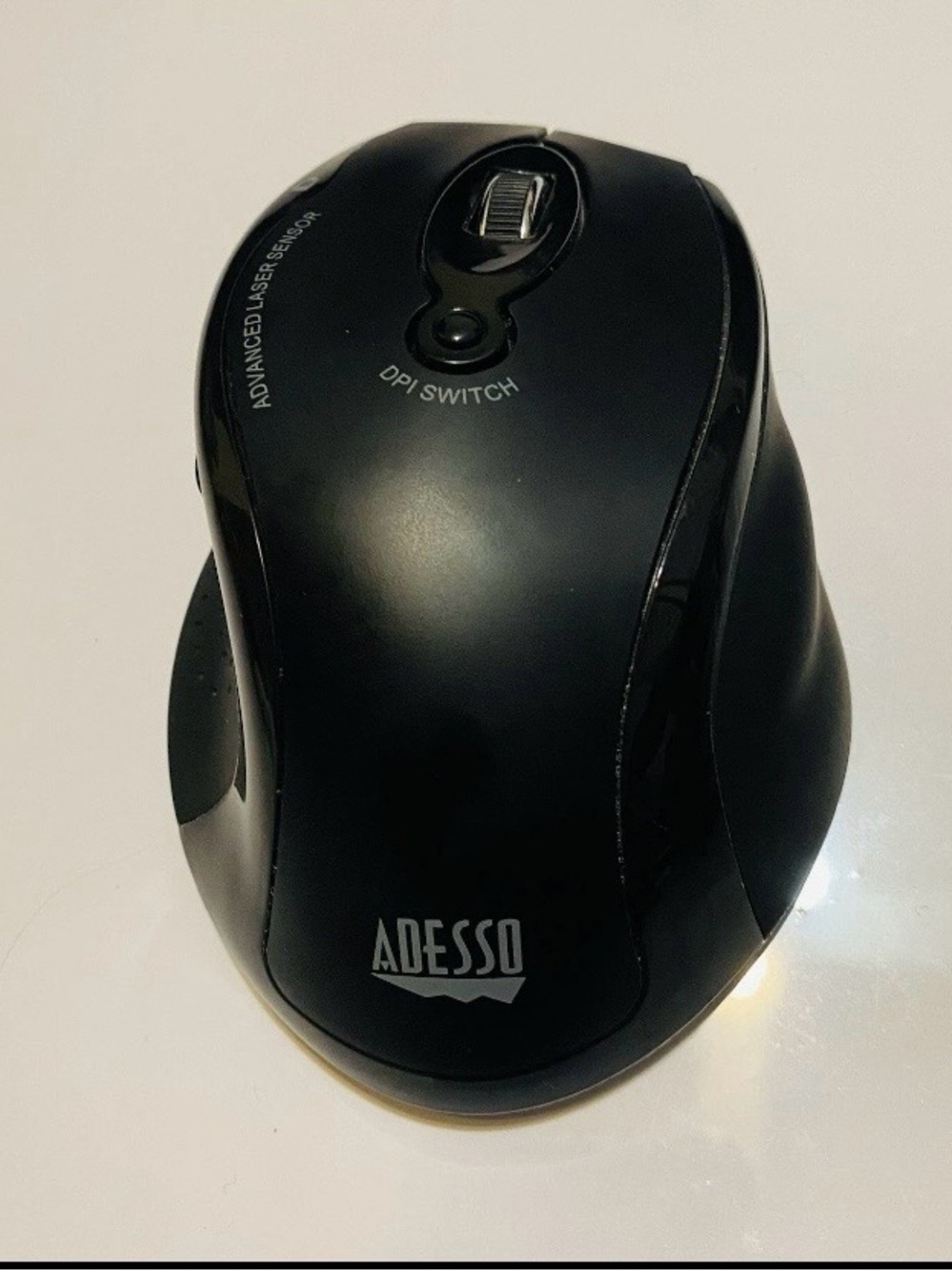 Adesso Wireless Ergonomic Optical Mouse - iMouse G25
